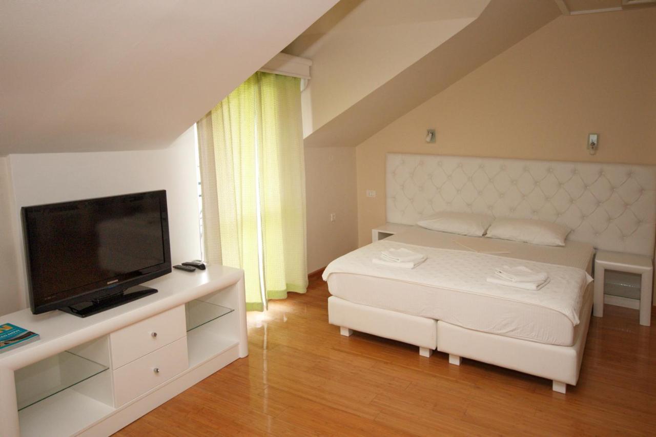 Hotel Rr Χέρτσεγκ Νόβι Εξωτερικό φωτογραφία