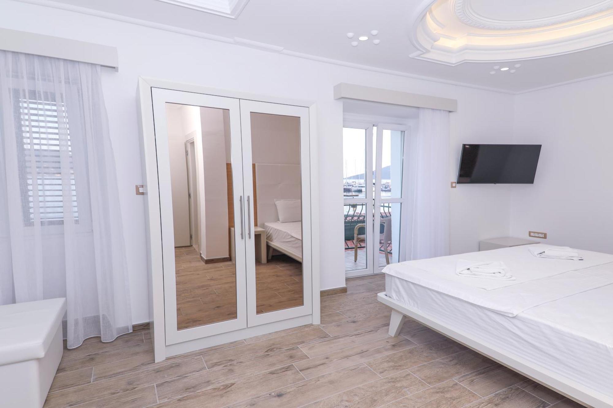 Hotel Rr Χέρτσεγκ Νόβι Εξωτερικό φωτογραφία