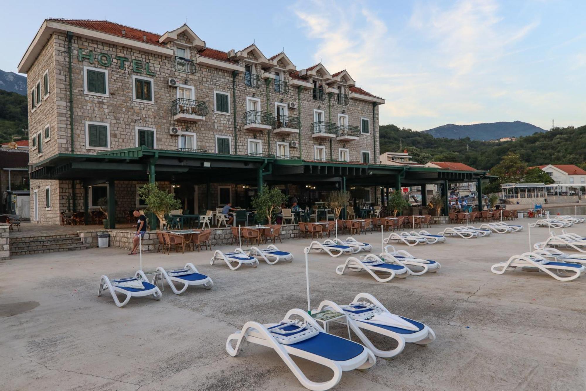 Hotel Rr Χέρτσεγκ Νόβι Εξωτερικό φωτογραφία