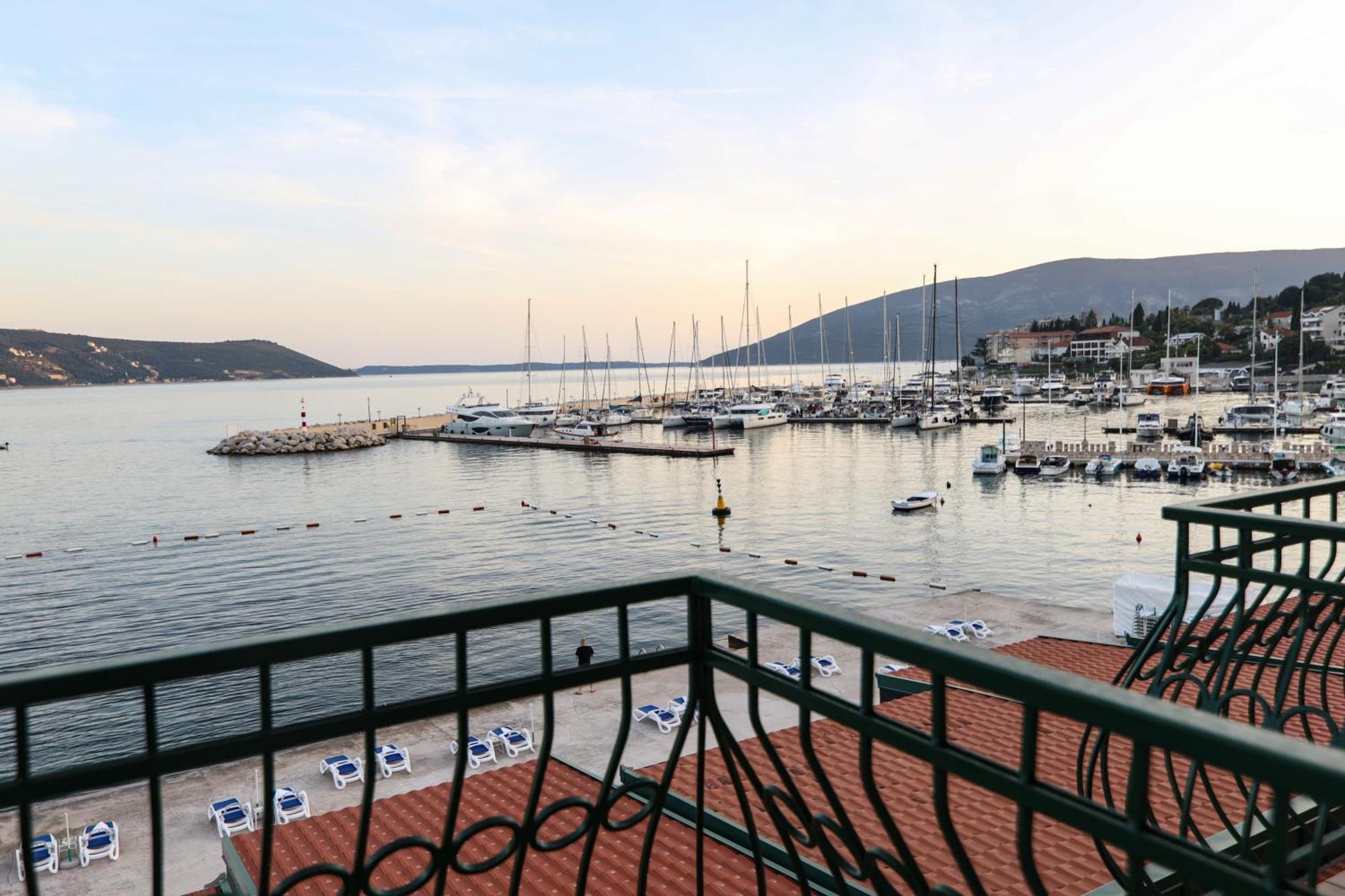 Hotel Rr Χέρτσεγκ Νόβι Εξωτερικό φωτογραφία