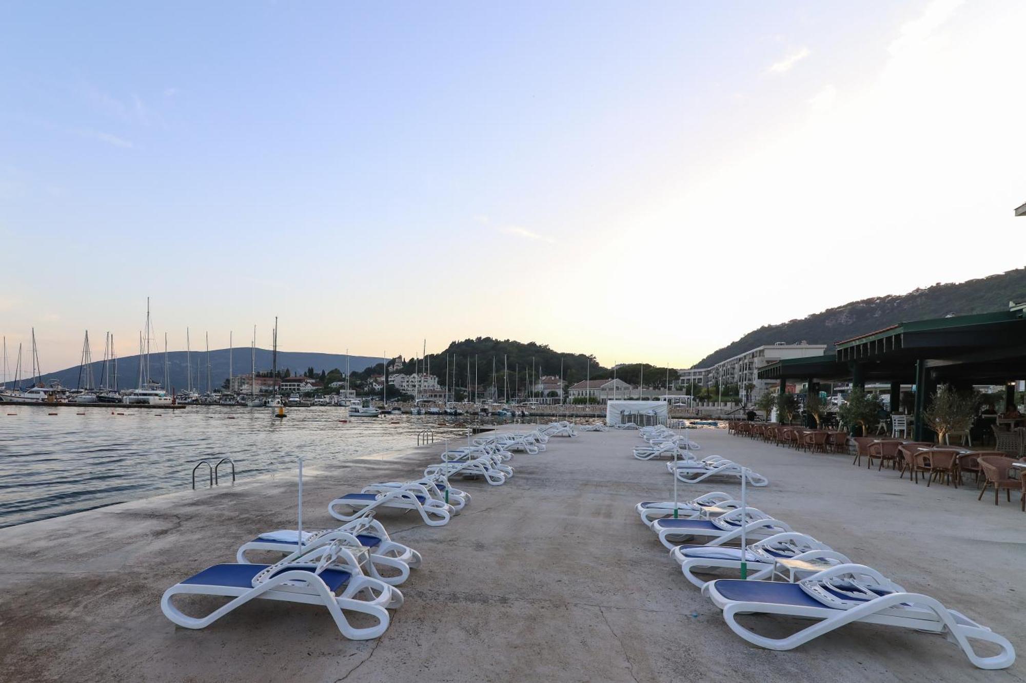 Hotel Rr Χέρτσεγκ Νόβι Εξωτερικό φωτογραφία