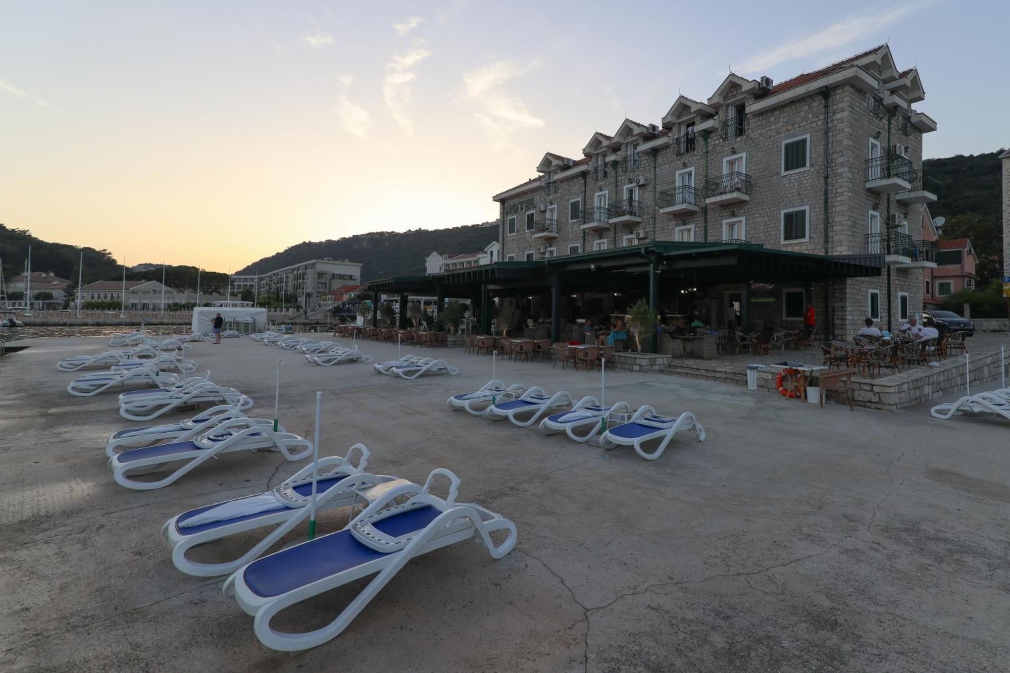 Hotel Rr Χέρτσεγκ Νόβι Εξωτερικό φωτογραφία