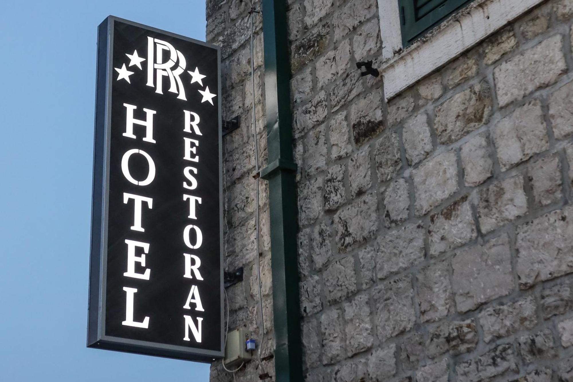 Hotel Rr Χέρτσεγκ Νόβι Εξωτερικό φωτογραφία