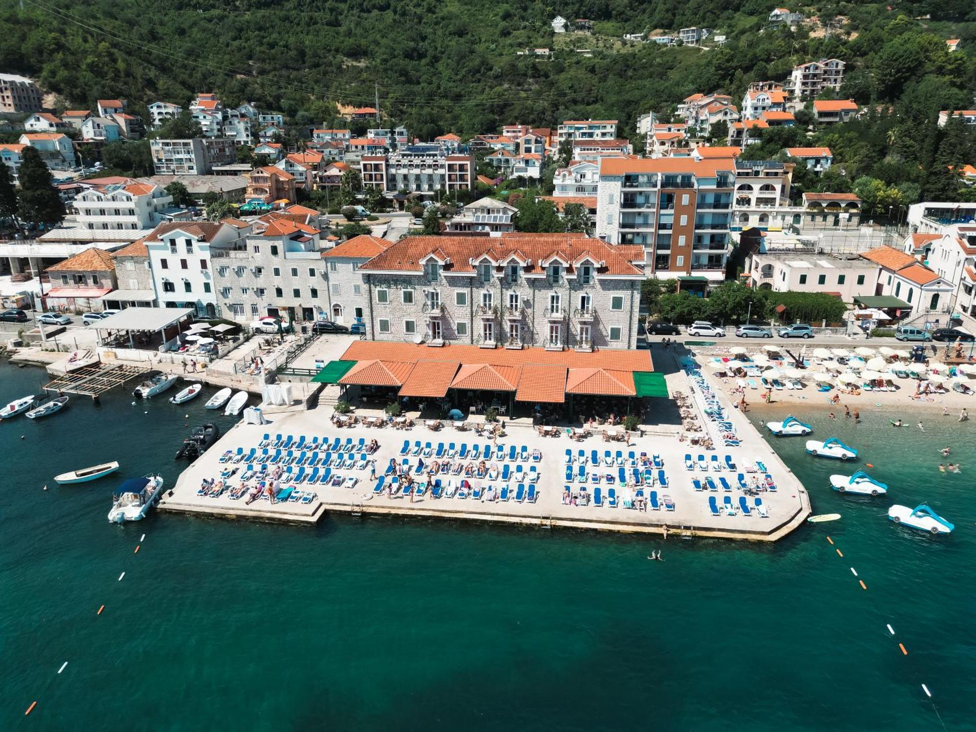 Hotel Rr Χέρτσεγκ Νόβι Εξωτερικό φωτογραφία